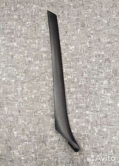 Молдинг лобового стекла Форд Транзит правый 06-13