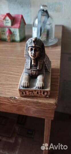 Статуэтки, и копилки, свечка