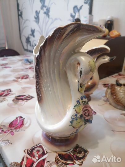 Статуэтка лебедь