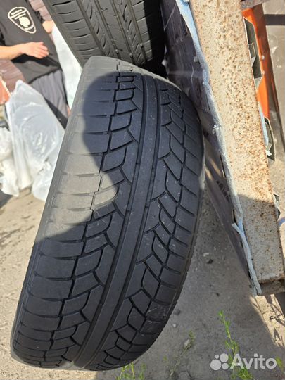 Nexen Roadian 581 235/55 R19