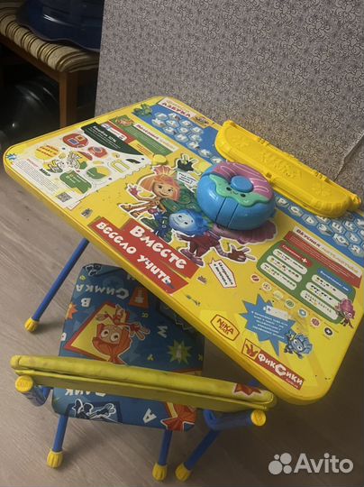 Детский столик и стульчик