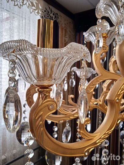 Люстра новая