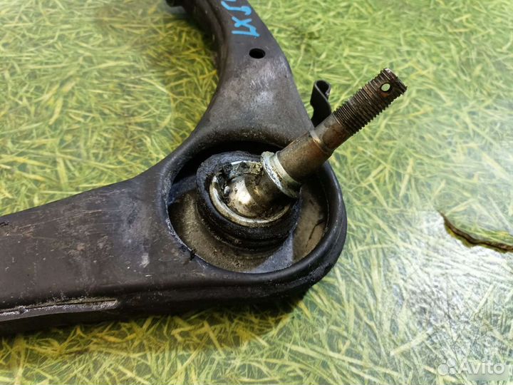 Рычаг передний правый Lexus Lx600