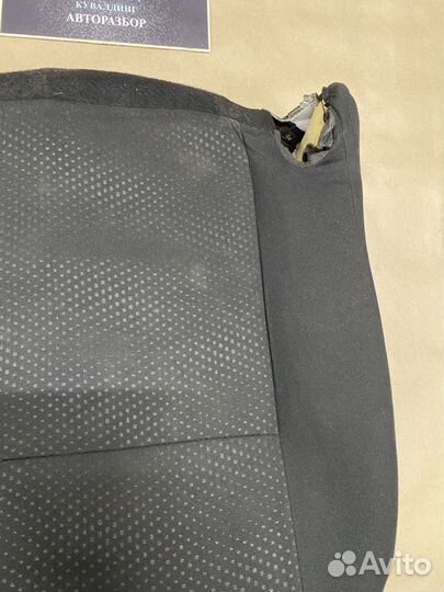 Обогрев подушки переднего R сидения almera g15