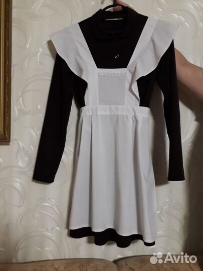 Белый школьный фартук