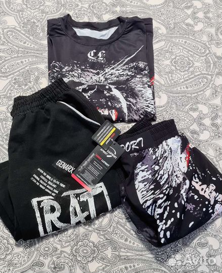 Рашгард для мальчика + шорты 2 шт р. 122-128