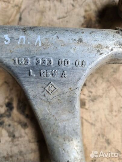 Рычаг передний верхний левый Mercedes ML163