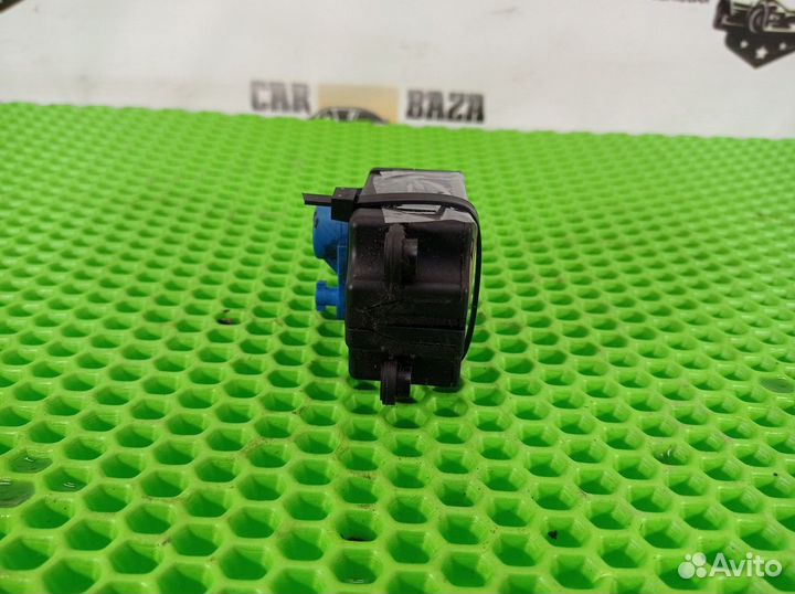 Моторчик привода заслонок печки