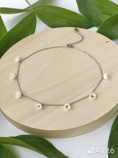 Колье с ландышами