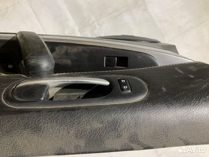 Обшивка двери передняя правая Mazda Cx-7