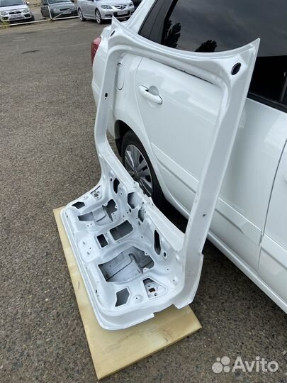 Продается крышка багажника Skoda Rapid