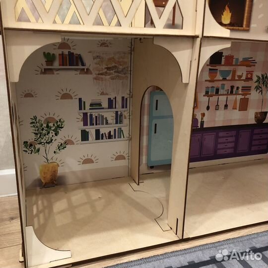 Большой кукольный домик