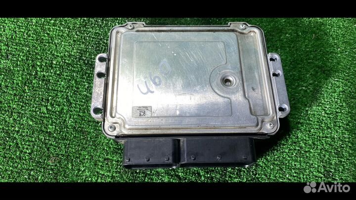 Блок управления двигателем Volvo V70 3 31312683,02