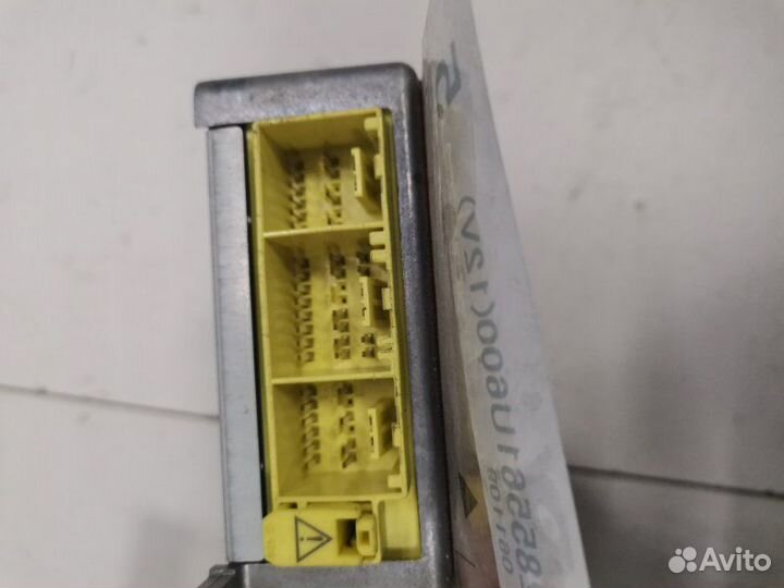 Блок управления SRS Nissan Note хэтчбек HR15 2008