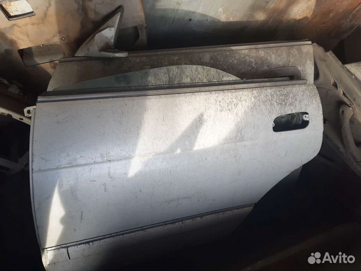 Двери crown 141кузов