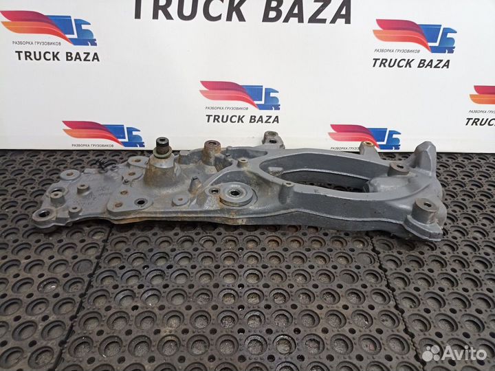 Кронштейн буксировочный правый Daf XF106