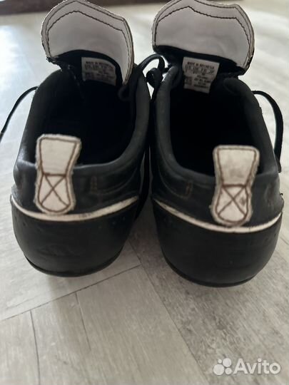 Бутсы футбольные