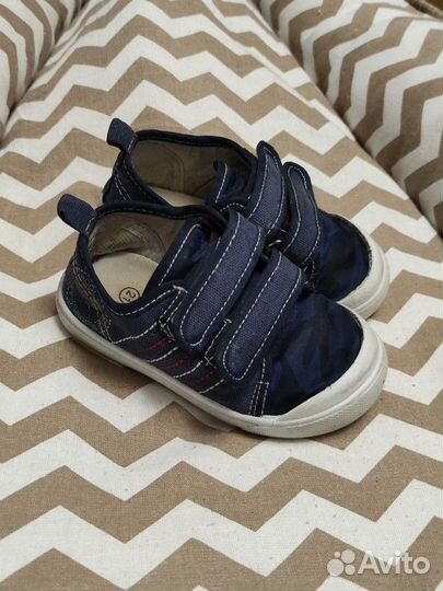 Сандалии и кроссовочки для первых шажков