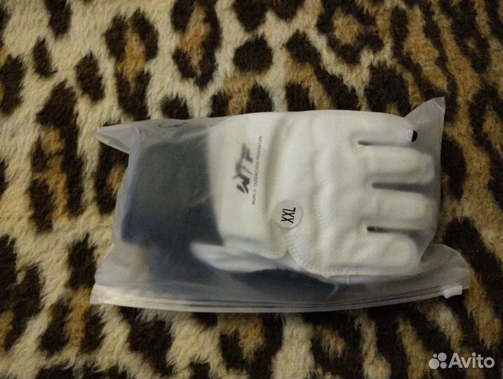 Перчатки для единоборств