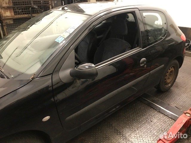 Разбор на запчасти Peugeot 206