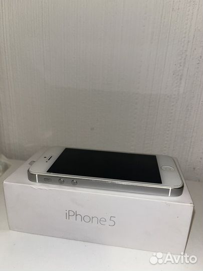 Телефон iPhone 5