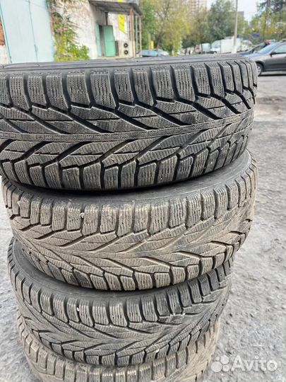 Nokian Tyres Hakkapeliitta R2 SUV 215/65 R16