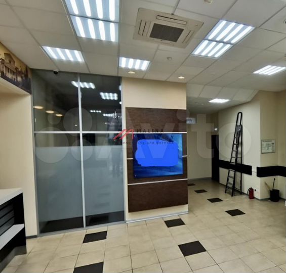 Продам торговое помещение, 192 м²