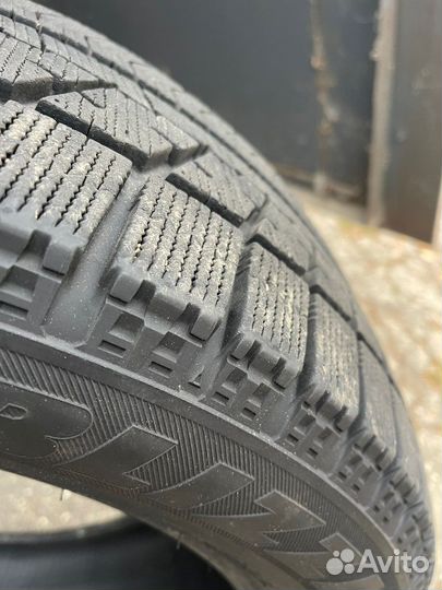 Bridgestone Blizzak Ice 215/55 R18