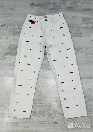 Джинсы с вышивкой Tommy Hilfiger. Оригинал