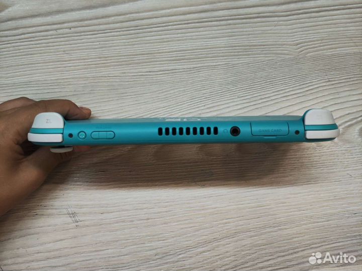 Игровая консоль Nintendo Switch Lite
