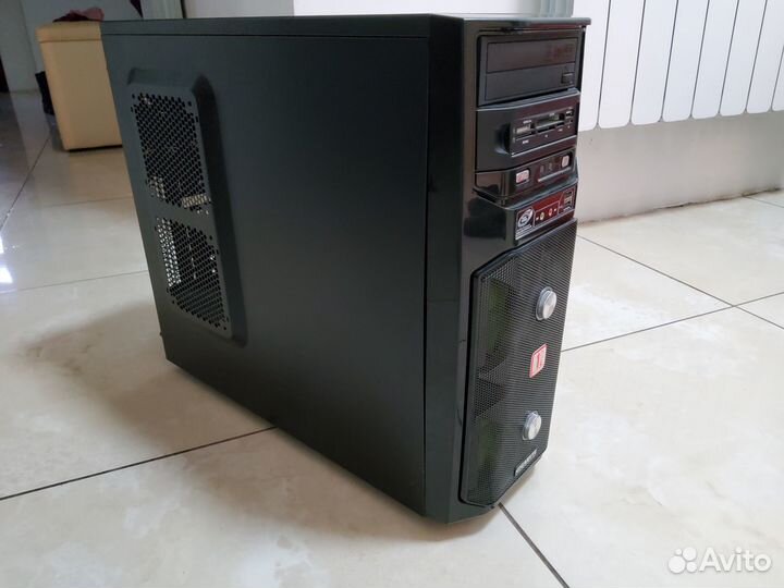 Корпус для компьютера Gigabyte