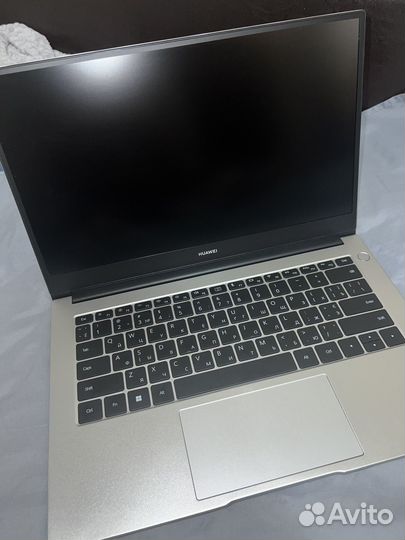 Huawei matebook d14