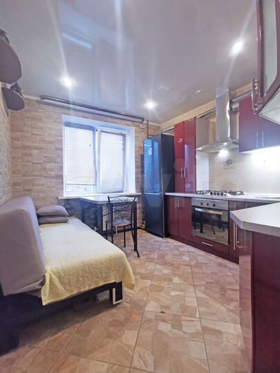 2-к. квартира, 49 м², 1/3 эт.