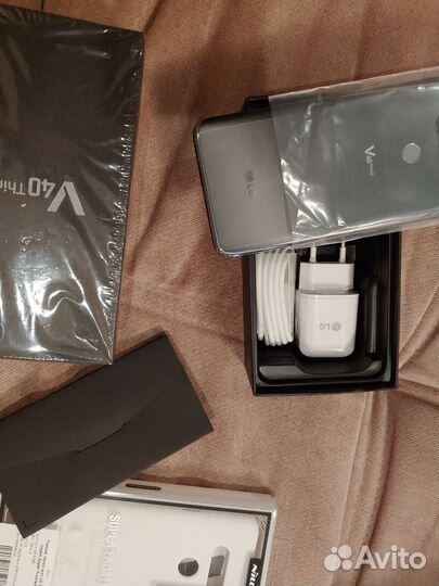 LG V40 ThinQ, 6/128 ГБ