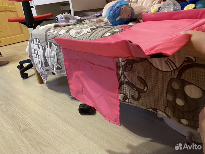 Дорожный столик на автокресло