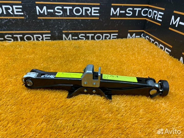 Домкрат Audi A4 B8/8K cdnc 2011