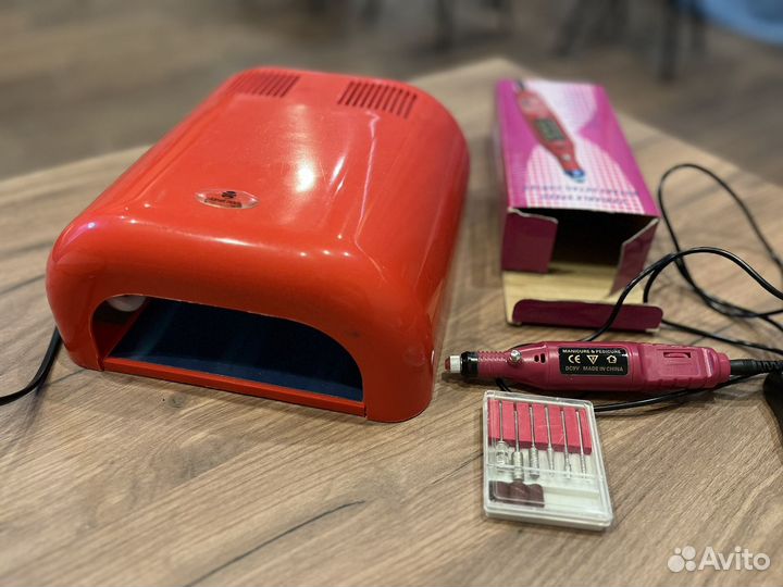 Лампа и машинка для маникюра