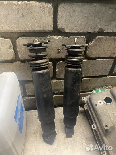 Амортезаторы на toyota land cruiser 100