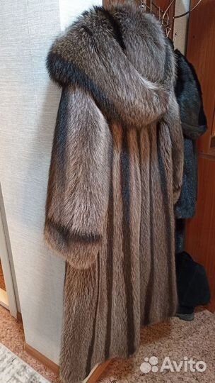 Шуба из меха енота