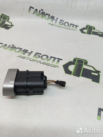 Кнопка аварийной сигнализации Ford Focus хэтчбек