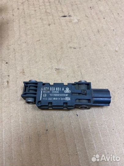 Датчик AIR BAG Audi A8 D3 BVJ 2006