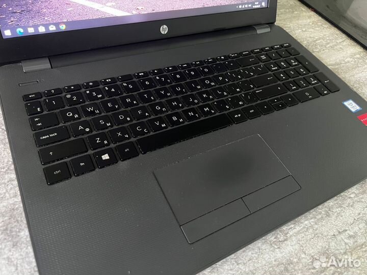 Нр в идеале i3-7020U/8 Gb/Full HD/SSD 240/500 Gb