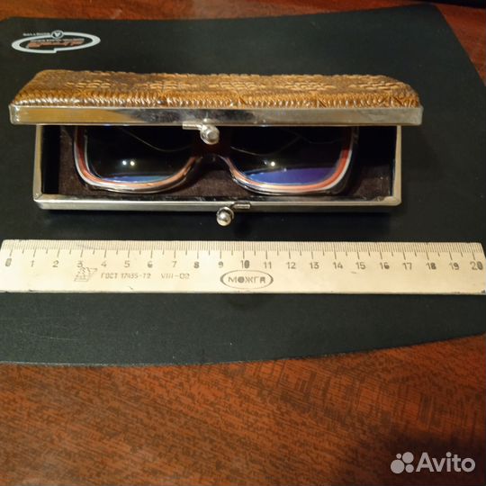 Очки с очечником