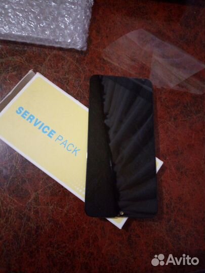 Дисплей с тачскрином