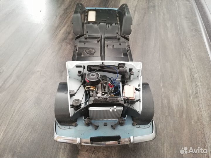 Деагостини Волга М21 Модель 1:8