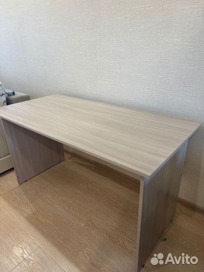 Письменный стол