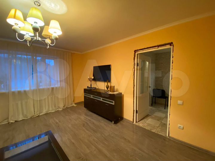 2-к. квартира, 56 м², 2/5 эт.