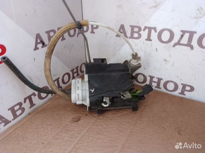 Замок двери передний правый Audi 100 45K