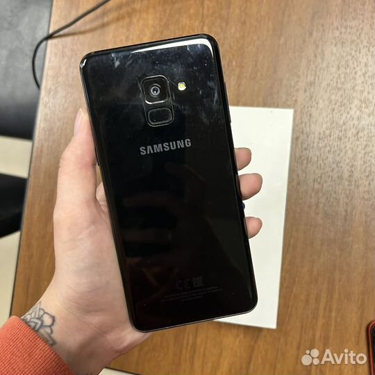 Телефон Samsung A8
