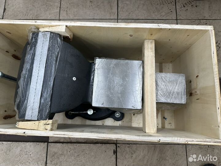 Тиски слесарные 250 мм